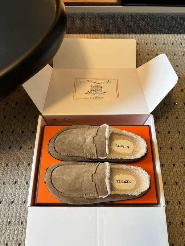 HM 26S Destin Mules Greyish Light Brown Suede