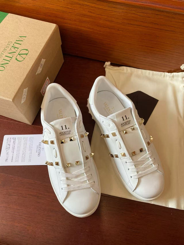 Valen Garavani Rockstud Untitled Flap Sneaker White Calfskin