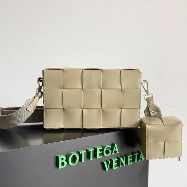 BV Two-In-One Cassette Bag 26cm Warm Beige Leather