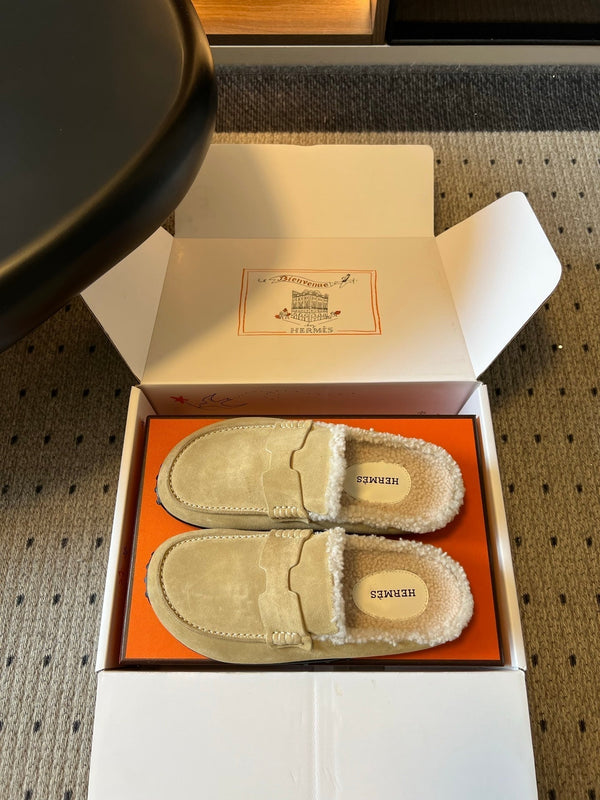HM 26S Destin Mules Beige Suede