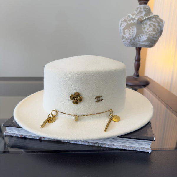 CC Four-leaf Clover Flat-brimmed Felt Hat 477651