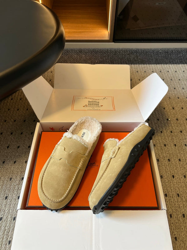 HM 26S Destin Mules Beige Suede