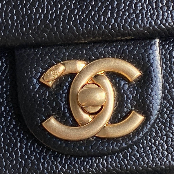Medium Classic Flap Bag 23cm Black Caviar Calfskin Gold Hardware