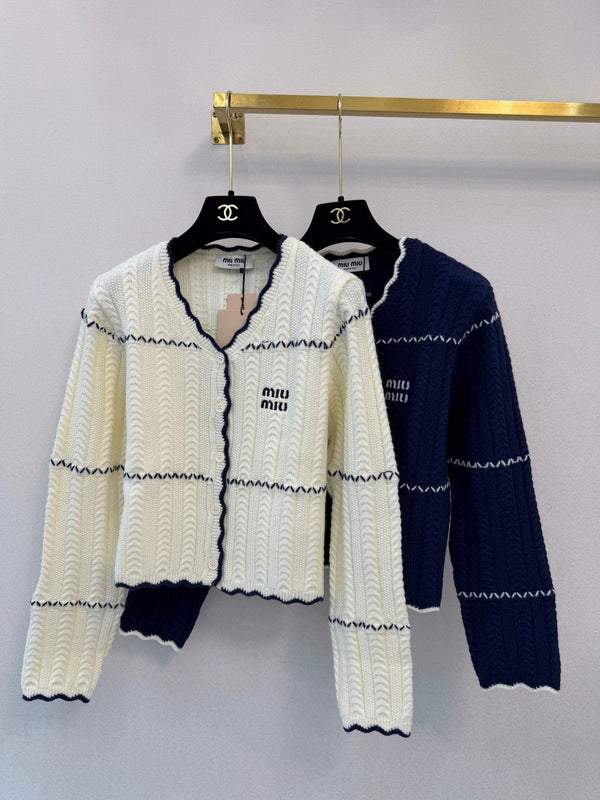 Miu 26s V-Neck Long-Sleeved Cardigan Wool 423101