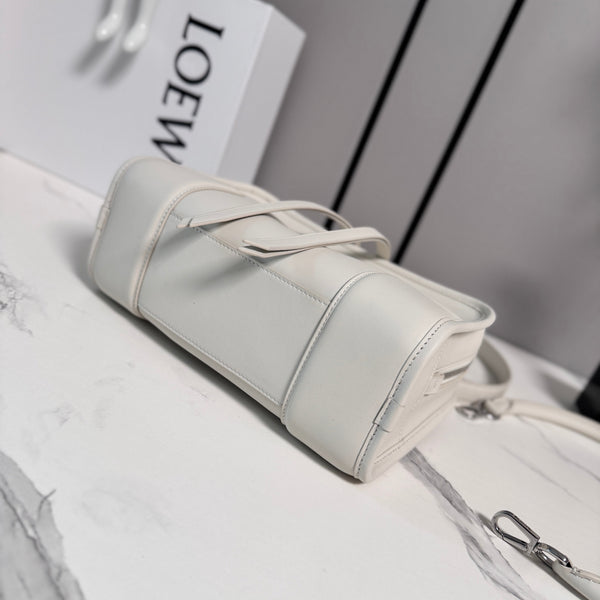 LOEWE Amazona 180 Bag 24.5cm Ivory Soft Calfskin