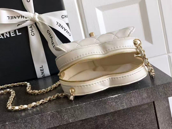 CC In Love Heart Bag 13cm Ivory Calfskin