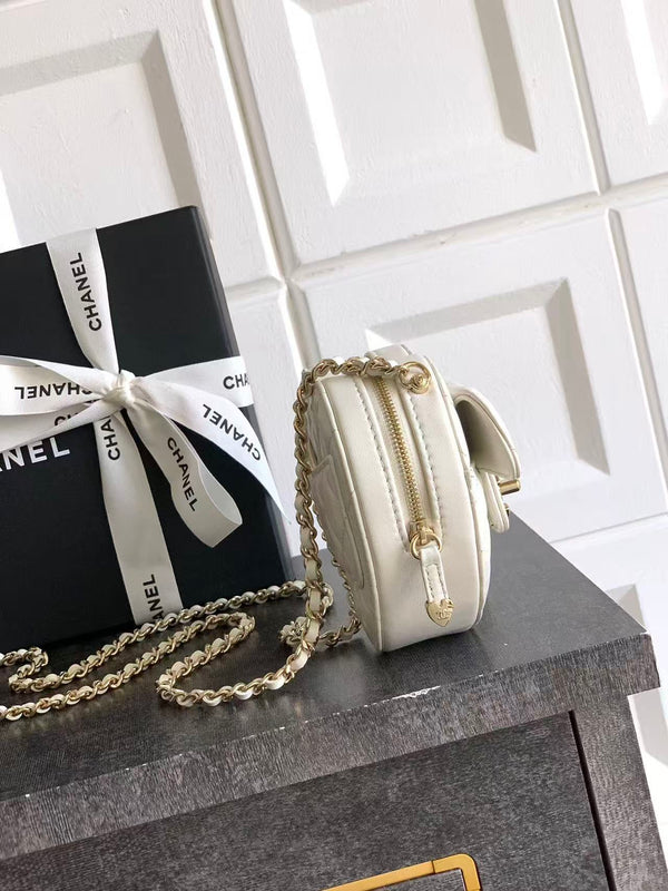 CC In Love Heart Bag 13cm Ivory Calfskin