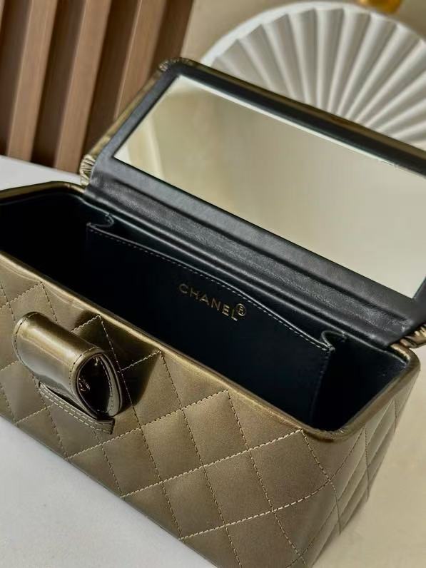 CC Vanity Vintage Bag 22cm Olive Green Patent Leather