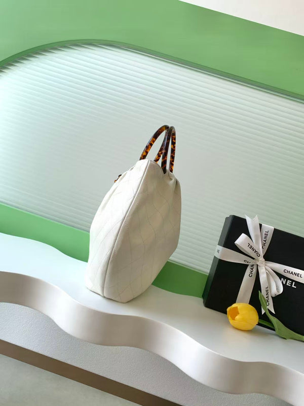 CC 26 Pouch Large 32cm White Tortoiseshell Lambskin