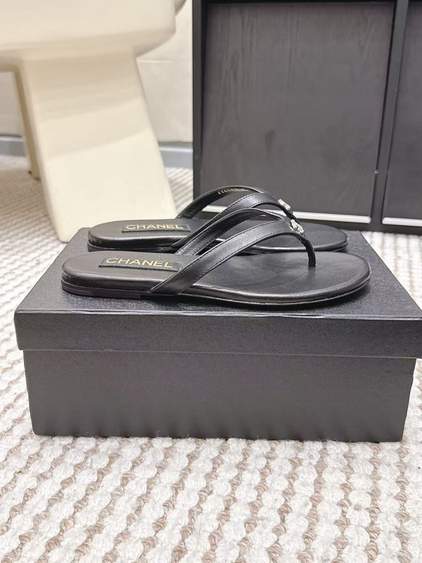 CC Crystal Logo Thong Sandal Black Leather