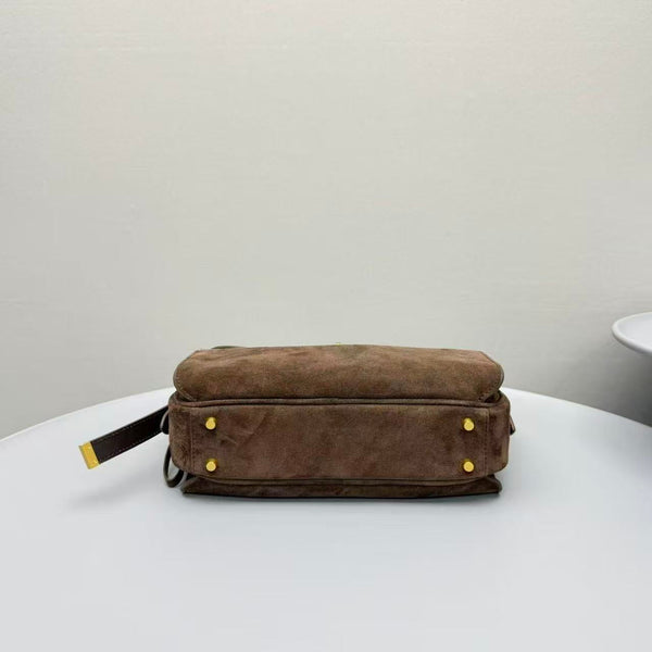 BG Le 7 Shoulder Bag Coffee Suede