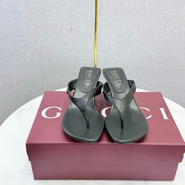 GG Vittoria Thong Sandals Black Cowhide
