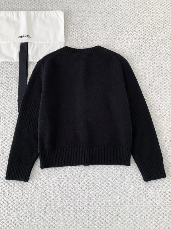 CC Classic Crew Neck Cardigan Cashmere