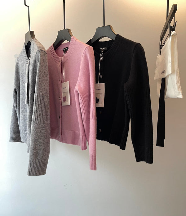 CC Classic Crew Neck Cardigan Cashmere