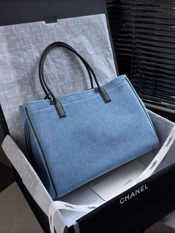CC Urban Essential East-West Shopping Tote 42CM Blue Denim Black Calfskin