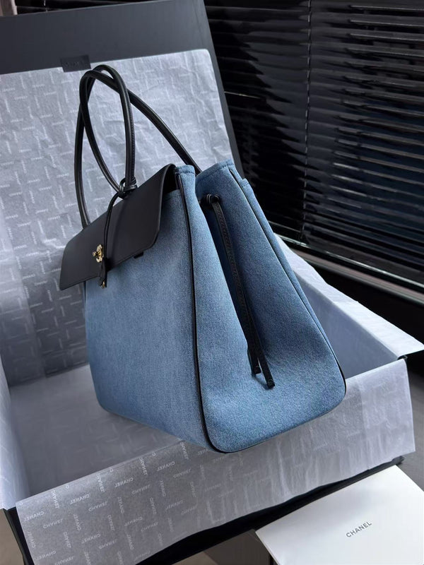 CC Urban Essential East-West Shopping Tote 42CM Blue Denim Black Calfskin