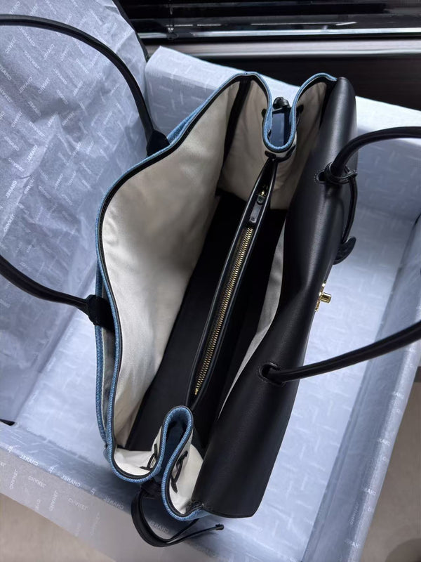 CC Urban Essential East-West Shopping Tote 42CM Blue Denim Black Calfskin