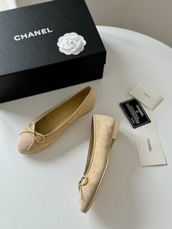 CC Ballet Flats Beige in Suede
