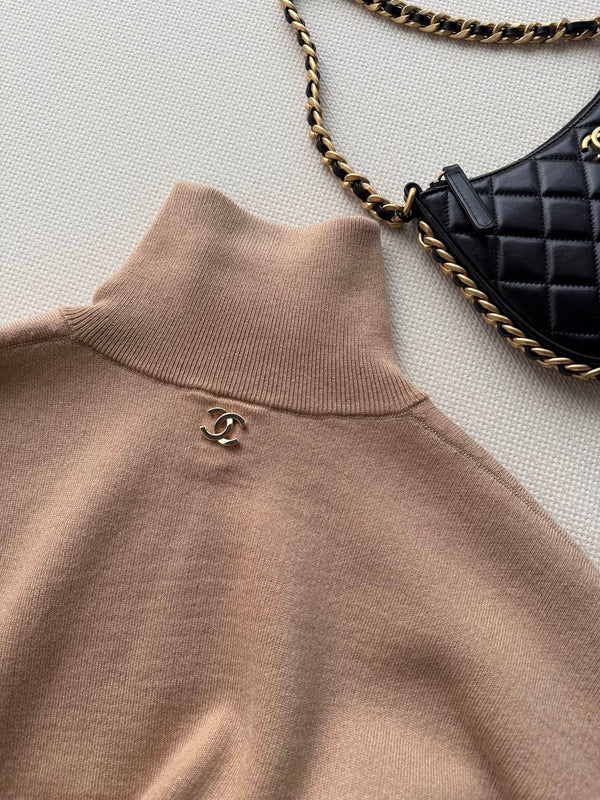 CC Mock-Neck Zip-Up Sweater Camel Beige Wool