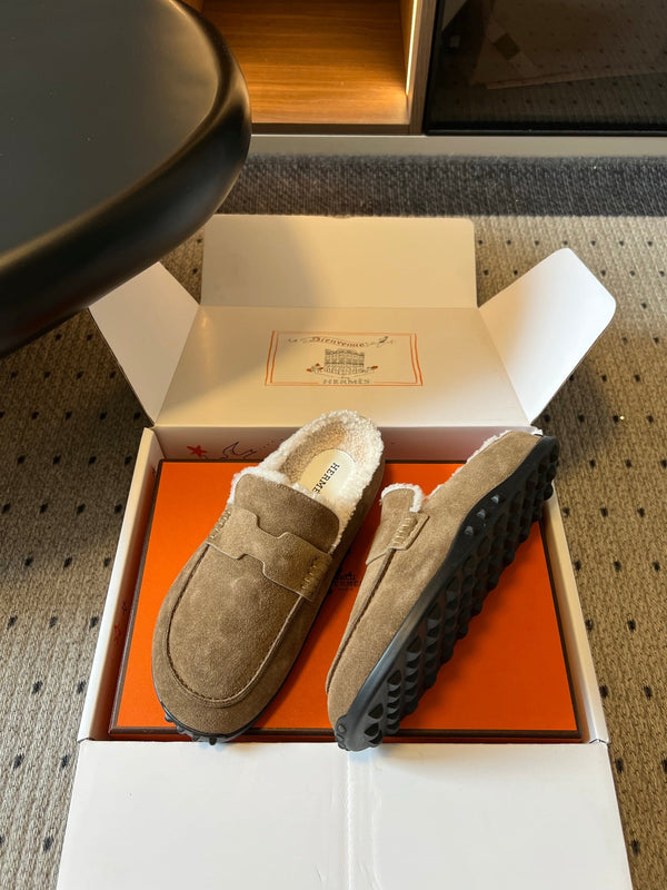HM 26S Destin Mules Greyish Light Brown Suede