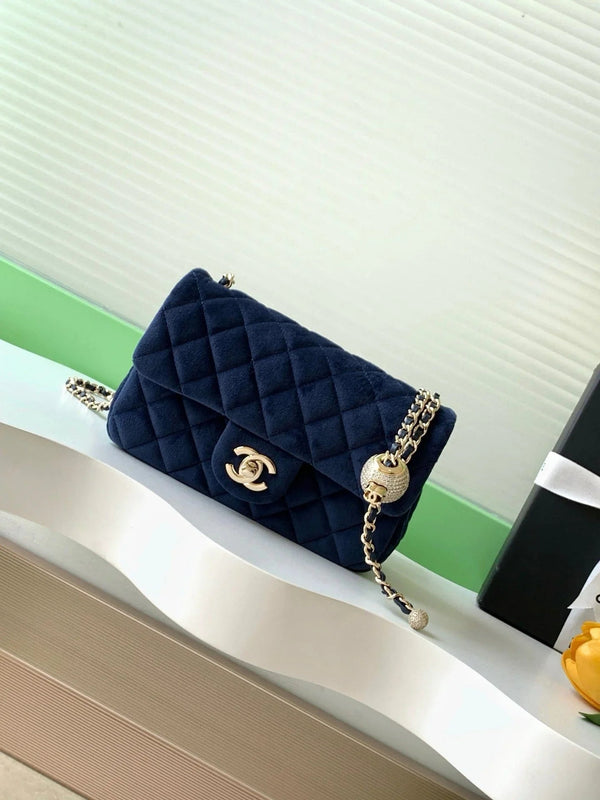 CC 2026 Pearl Crush Rectangular Flap 20cm Velvet Leather