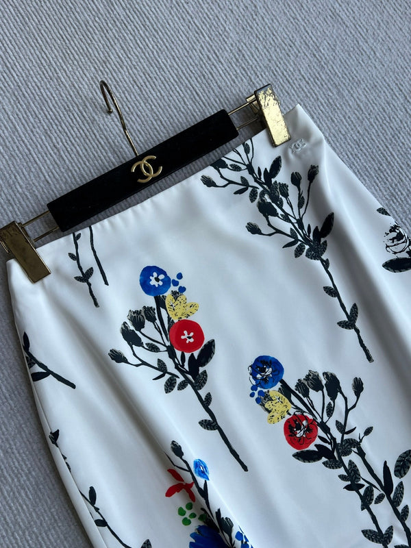 Chanel 26 Printed Shirt and Skirt White in Polyester