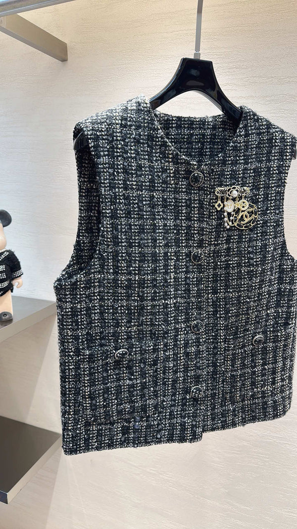 CC Vest Jacket Brooch Detail Black White Tweed 415577