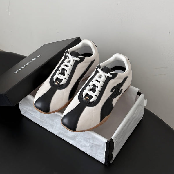 CC 26s Low-Top Retro Runner Sneakers Ivory Black Suede Calfskin 969580