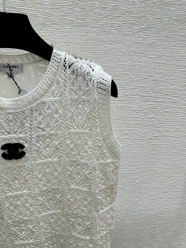 Chanel 2026 Hollow-Out Round Neck Knitted Vest Wool Polyester 170692