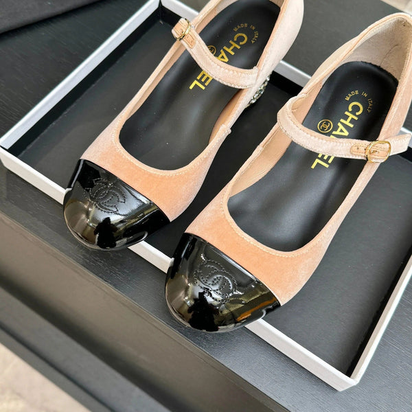 CC 2026 Mary Jane 65 Beige Black Velvet Leather 700646