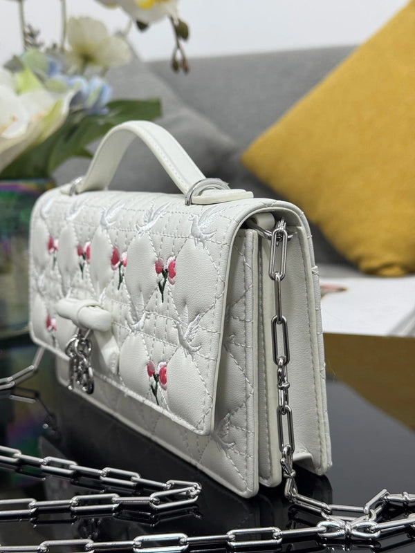 CD 2026 Dioramour My Dior Bag 21cm White Lambskin 158285