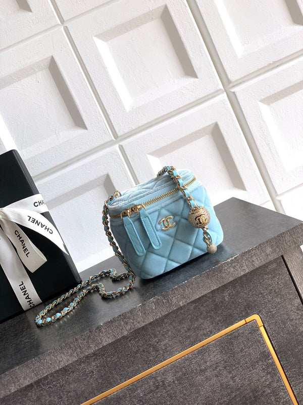 CC 2026 Vanity Case 11cm Velvet