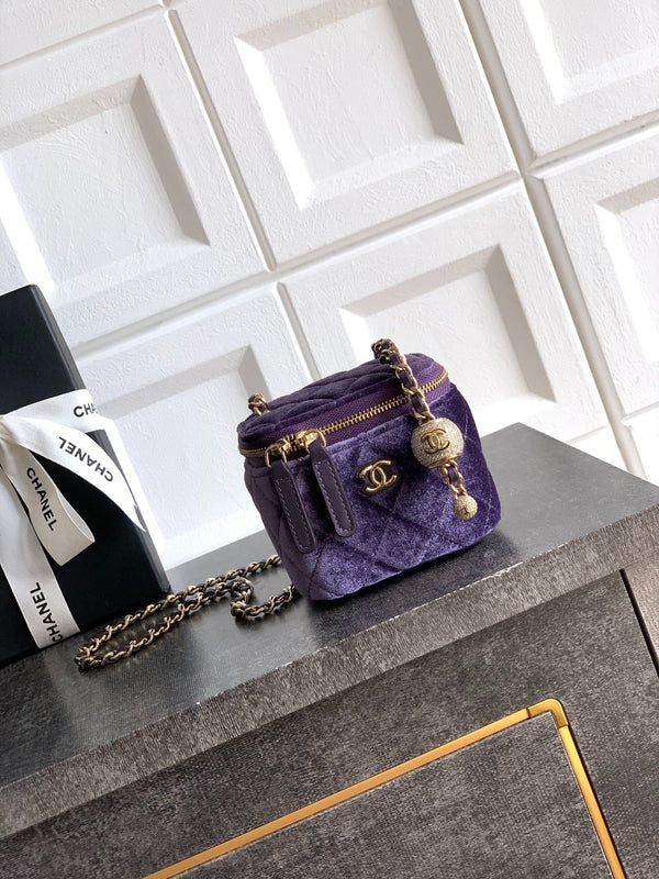 CC 2026 Vanity Case 11cm Velvet
