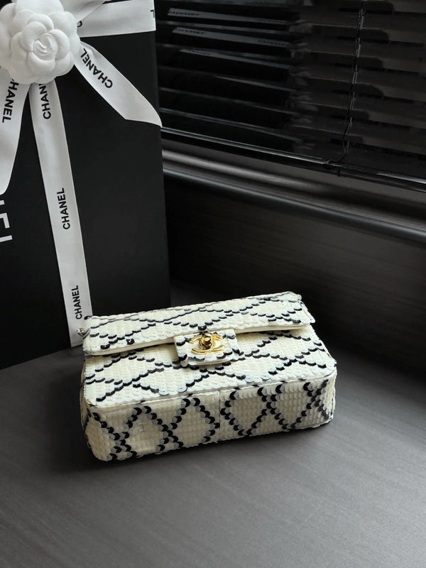 CC 26s Sparkling Sequined Bag 21cm Leather