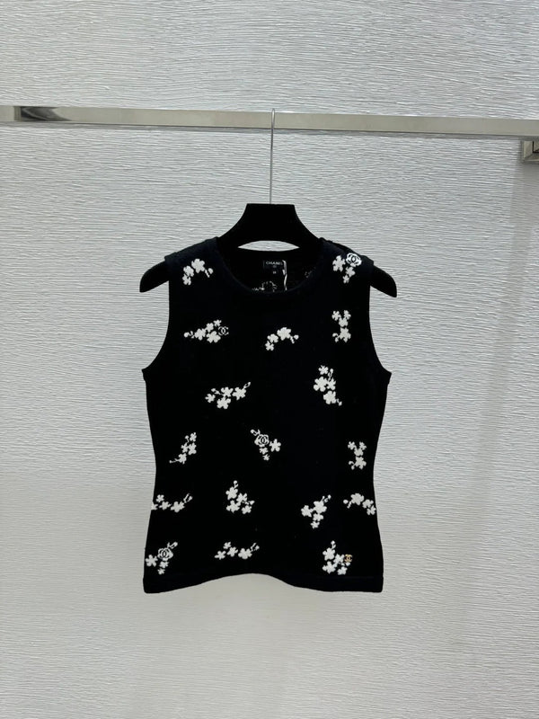 Chanel 2026 Floral Crew Neck Knit Vest Wool 363301