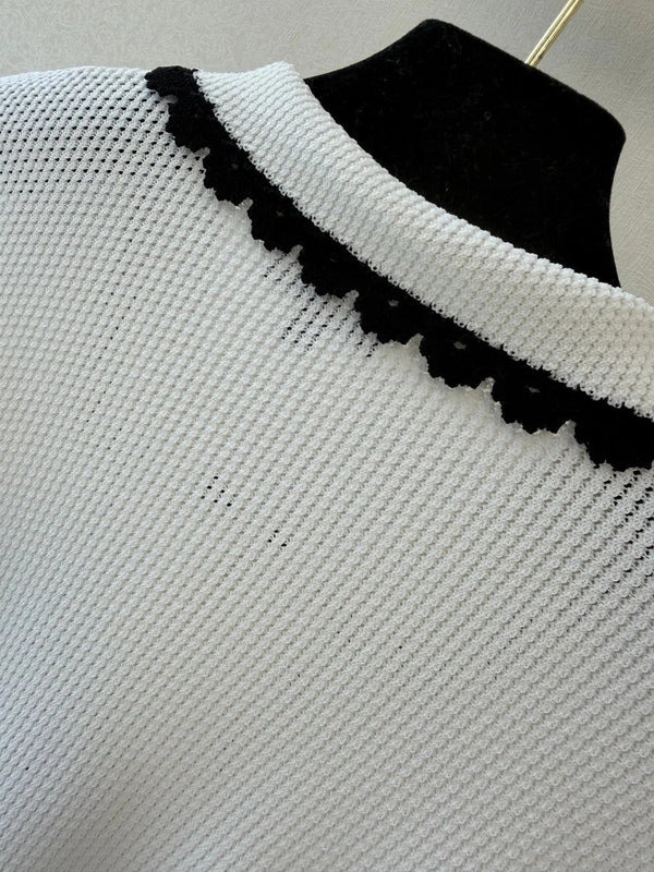 Chanel 2026 Collared Long-sleeved Cardigan Wool 422940