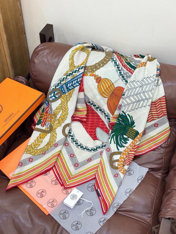HM 26s Printed Square Scarf 135 In Cashmere And Silk 307246