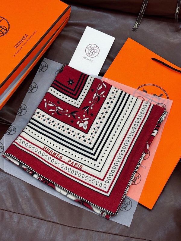 HM 26s Printed Square Scarf 140 In Cashmere And Silk 307279