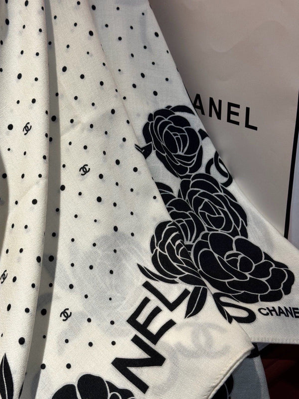 CC 26s Scarf 140 In Cashmere Silk 309331