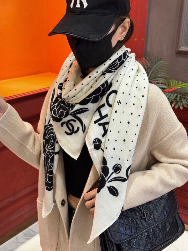 CC 26s Scarf 140 In Cashmere Silk 309331