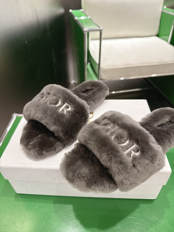 CD 26s Slippers Grey Fur 999417