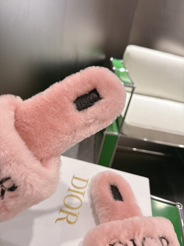 CD 26s Slippers Light Pink Fur 999421