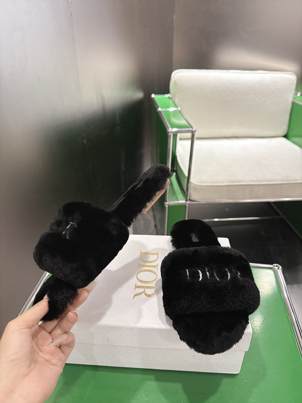 CD 26s Slippers Black Fur 999418