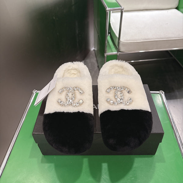 CC 26s Slippers Black White Fur 999411