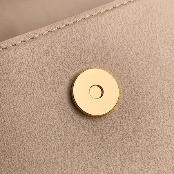 Wallet On Chain LV Bloom 20cm Beige Calfskin 250359