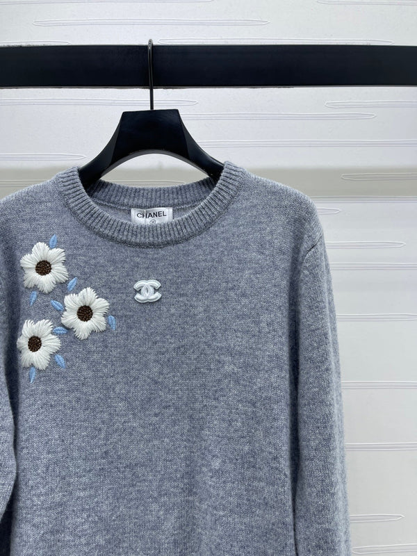 Chanel Floral Patterns Gray Sweater Embroidered 340998
