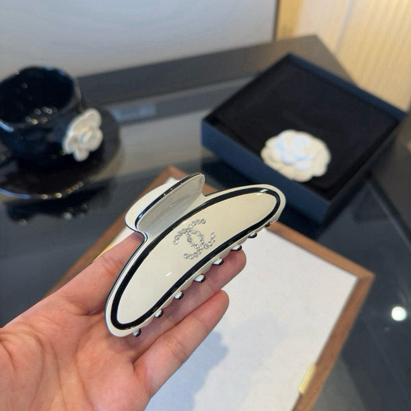 CC 26s White Claw Hair Clip 275575