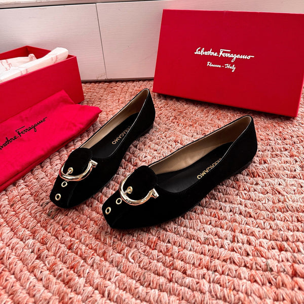 Ferragamo Gancini Ballet Flat Black Suede 760473
