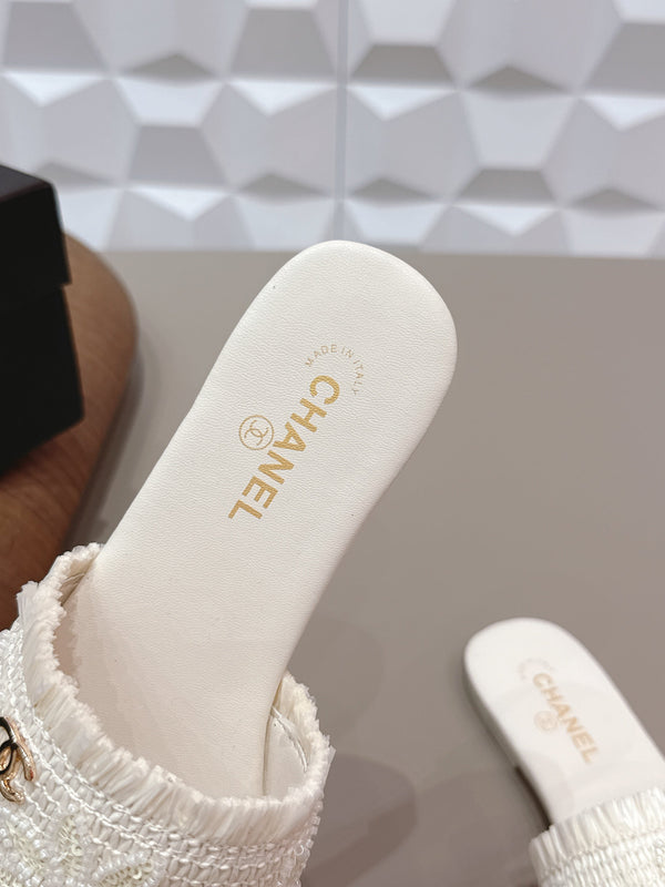CC 26s Flat Sandals White Straw Leather 613264