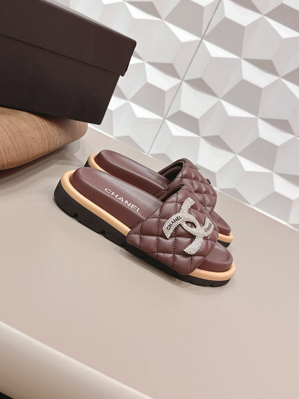 CC 26s Sandals Double C Buckle Burgundy Quilted Leather 613267